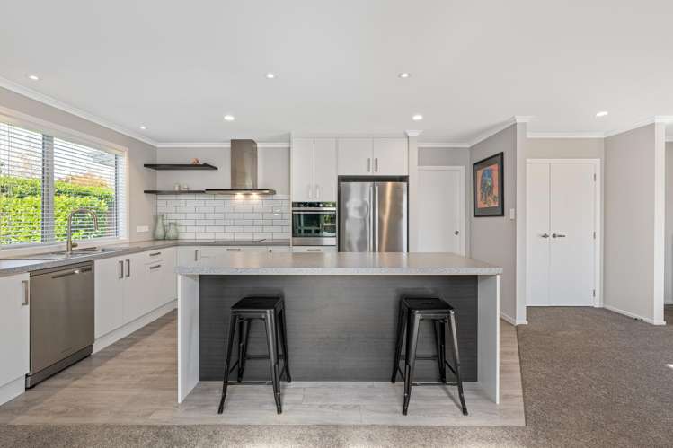 4 Spitfire Drive Burleigh_11
