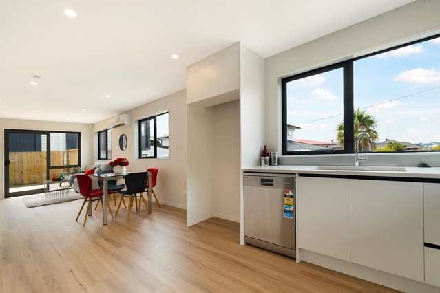 7/85 Jaemont Avenue Te Atatu South_1