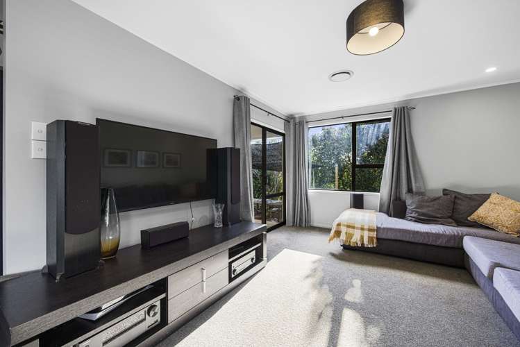 7 Leaming Place Clarks Beach_9