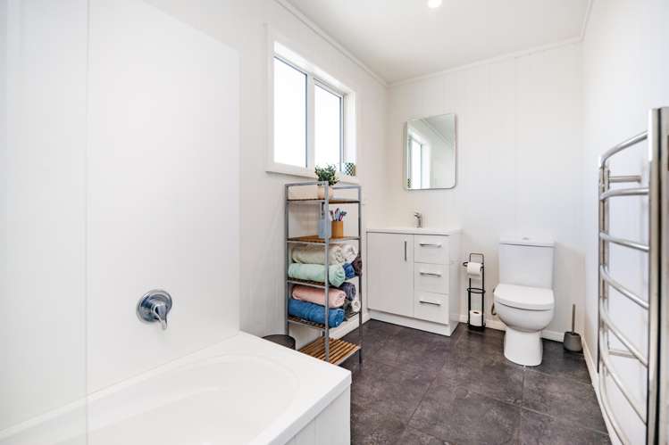 18 Somerset Crescent Highbury_17