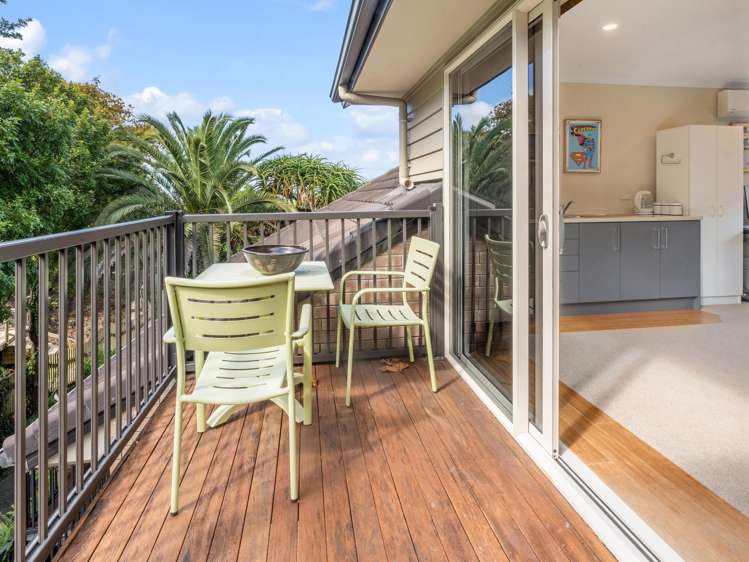 5 Seymour Road Mellons Bay_18