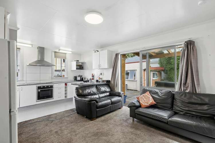 117 North Road North East Valley_3