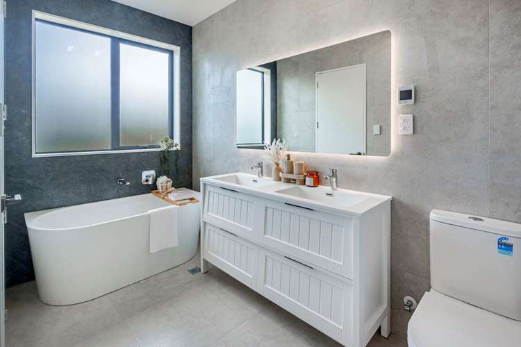 8 Makumaku Place Long Bay_16