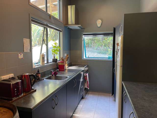 98 Queens Drive Oneroa_2