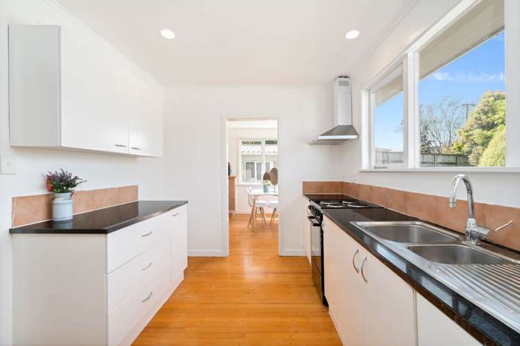 38 Lyttelton Avenue Forrest Hill_5