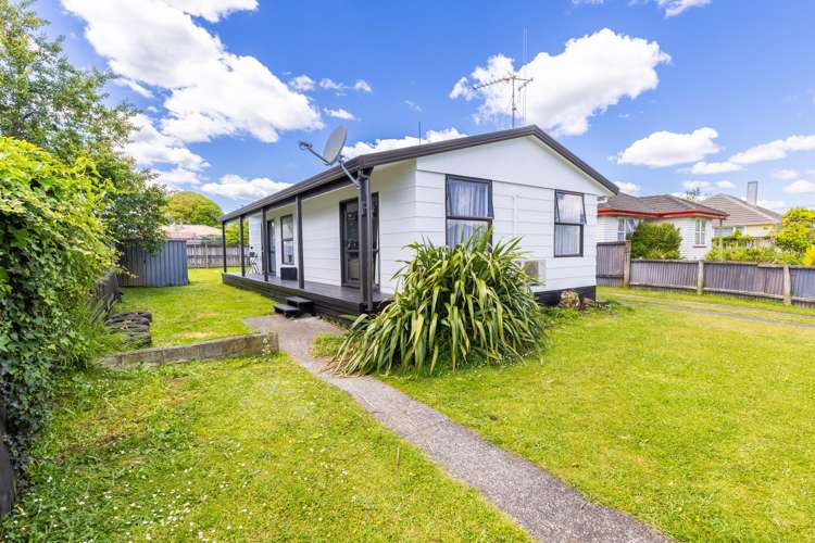 1 Byron Road Enderley_11