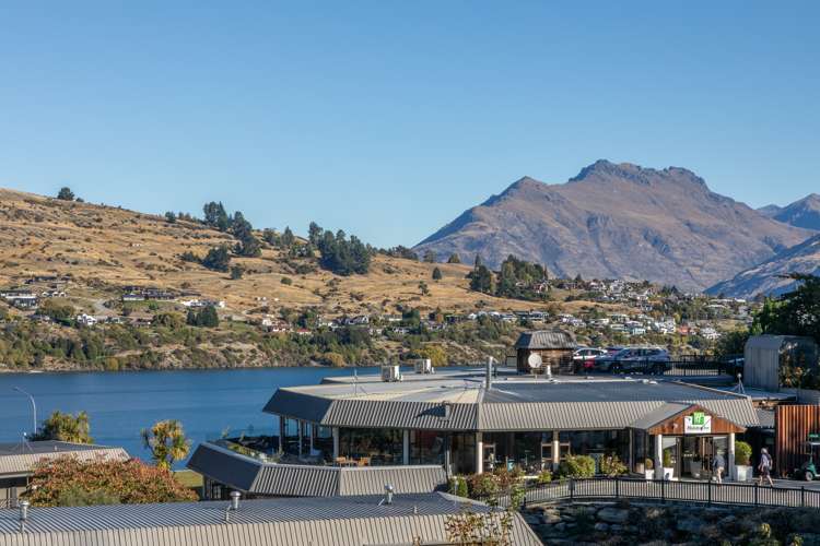 3/43 Goldridge Way Queenstown_11