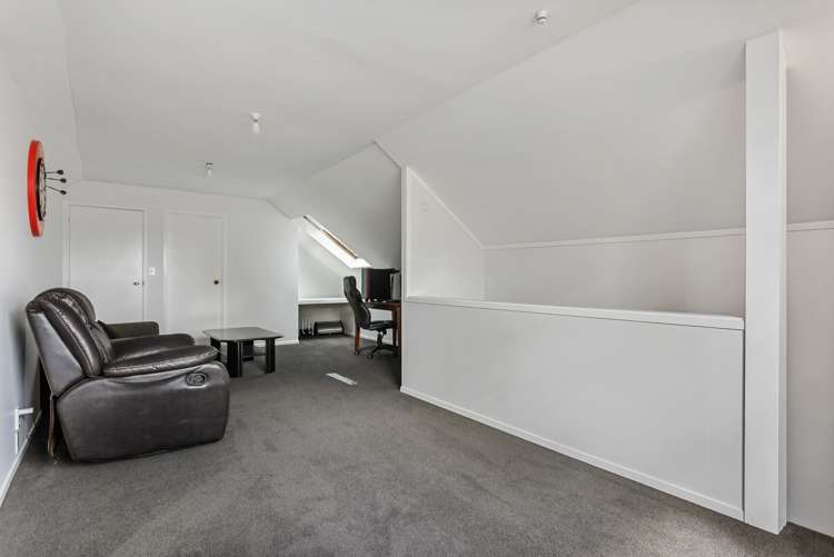 2/11 Beach Road Pahurehure_11