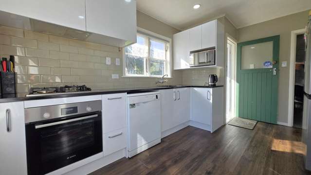 195 Stokes Valley Road Stokes Valley_3