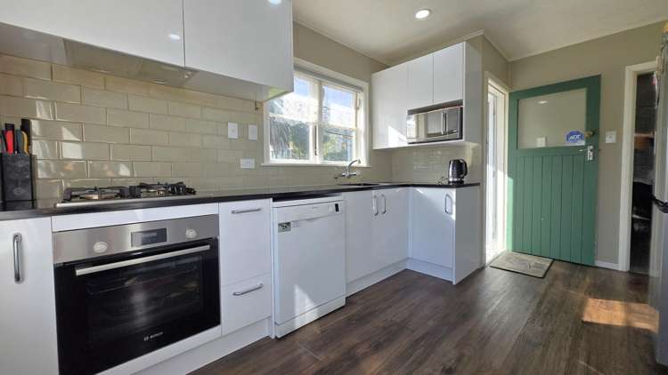 195 Stokes Valley Road Stokes Valley_3