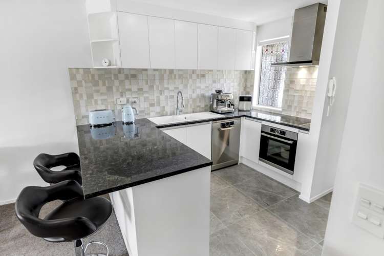 4/28 Oneroa Road East Tamaki_3