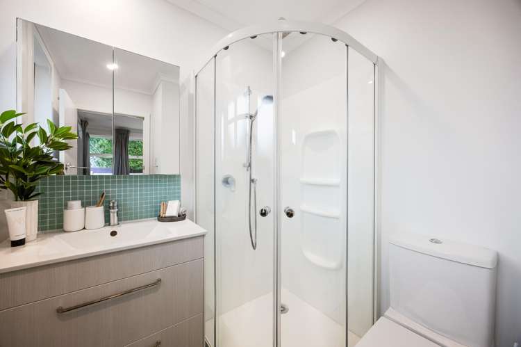 1/61 Aranui Road Mount Wellington_9