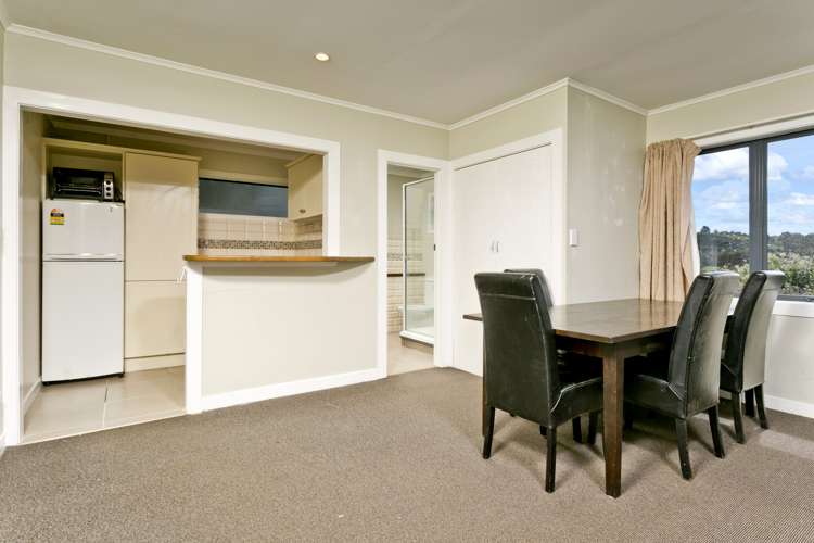 65 Manuka Grove Helensville_17