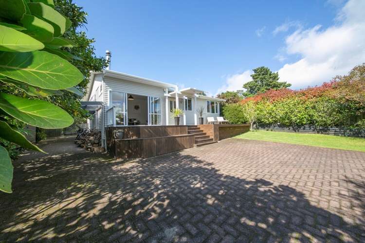 16 Tane Road Laingholm_3