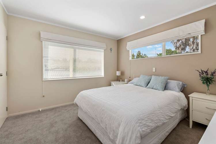 2/10 Brookvale Park Stanmore Bay_10