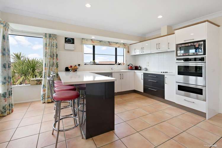 9c Beach Road Mellons Bay_6