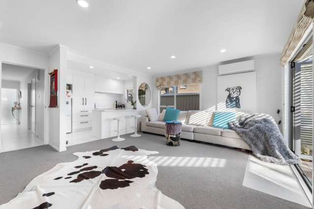 2/50 Target Road Totara Vale_3