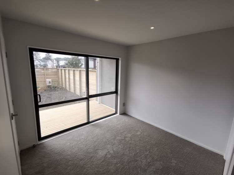 103 Bordeaux Parade Te Atatu South_9