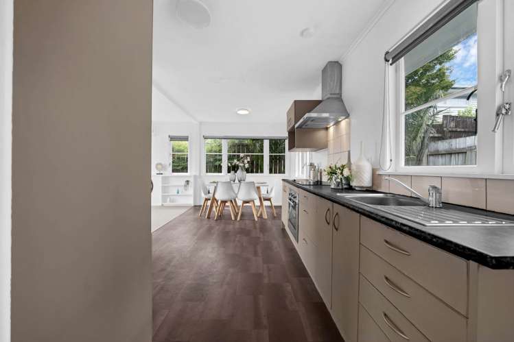 53A Sylvan Crescent Te Atatu South_9