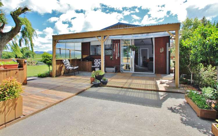 10 Freshford Plains Station Road Lumsden Surrounds_12