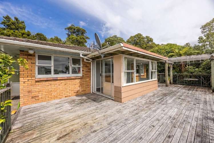 453 Scenic Drive Waiatarua_16