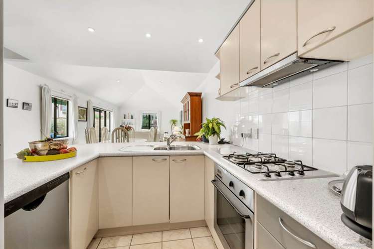 11/52 Taharoto Road Takapuna_17