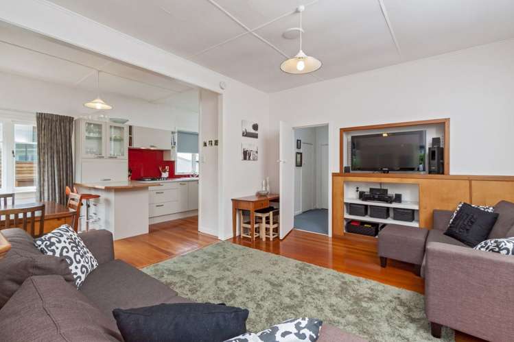 174B Ladies Mile 1660_1