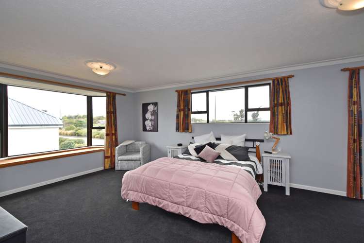708 Queens Drive Waikiwi_7