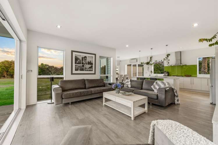 1 Ngaire Close Wainui_6
