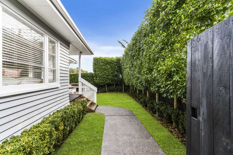 1615a Great North Road Waterview_15