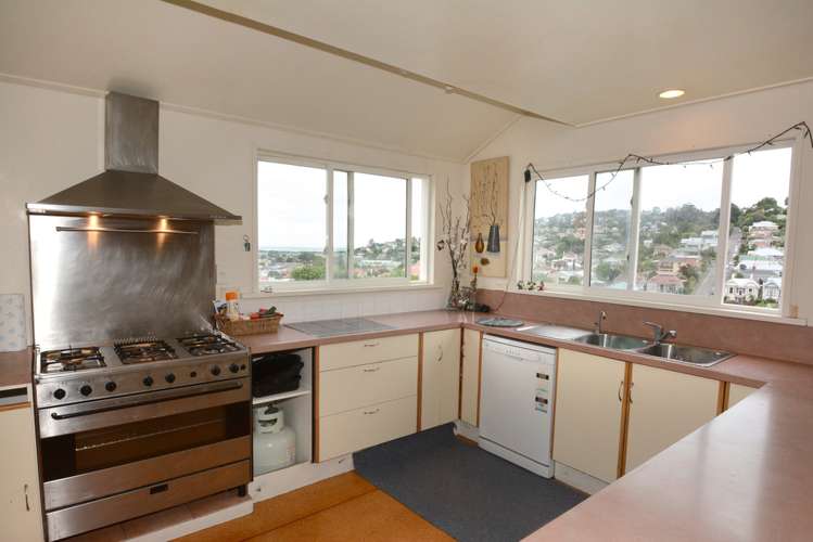 10 Barnes Drive Caversham_15