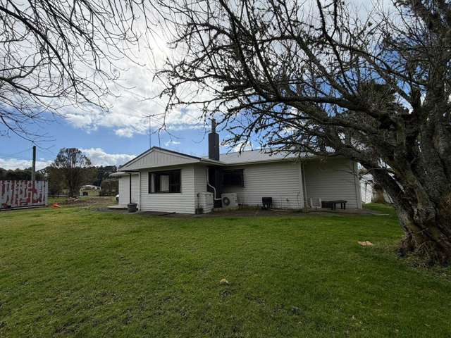 Charming 3BR Kumeu Haven w/ 1ha Lifestyle Block