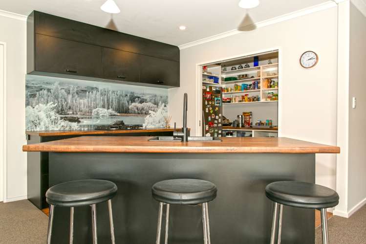 759 Somerton Road Chertsey_2