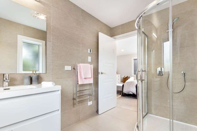 50 Blacks Road Greenhithe_16