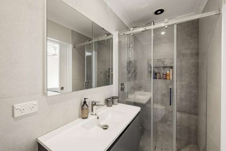 30 Thirteenth Avenue Avenues_19