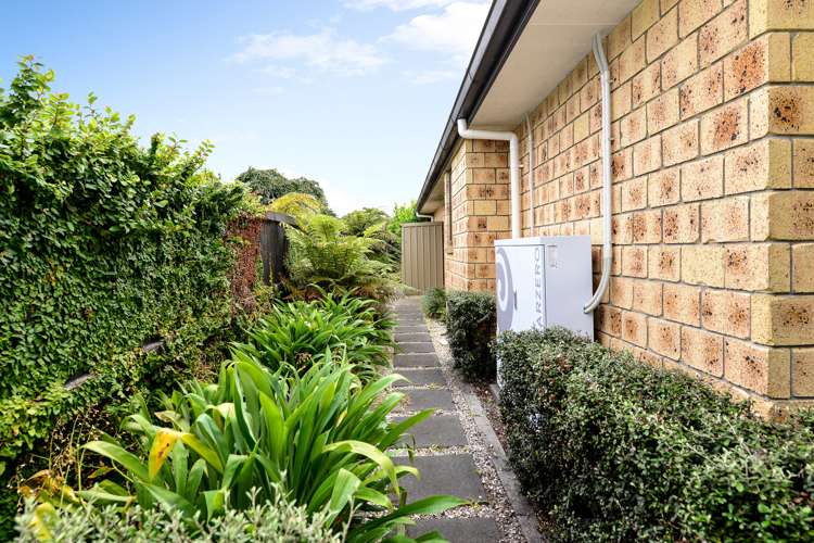 14 Bishopsworth Way Huntington_18