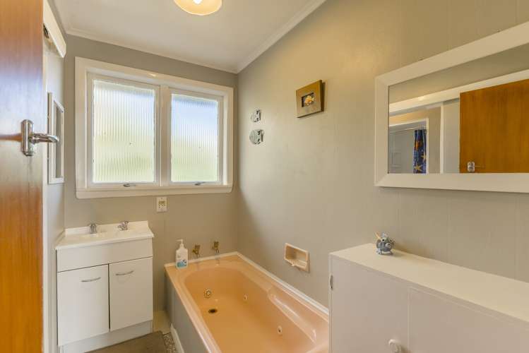 16 Hillcrest Road Raumati South_12