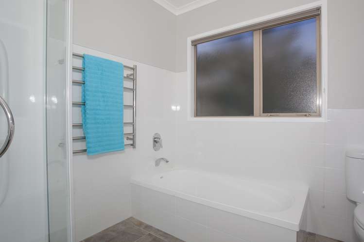 19 Meridian Grove Kelvin Grove_19