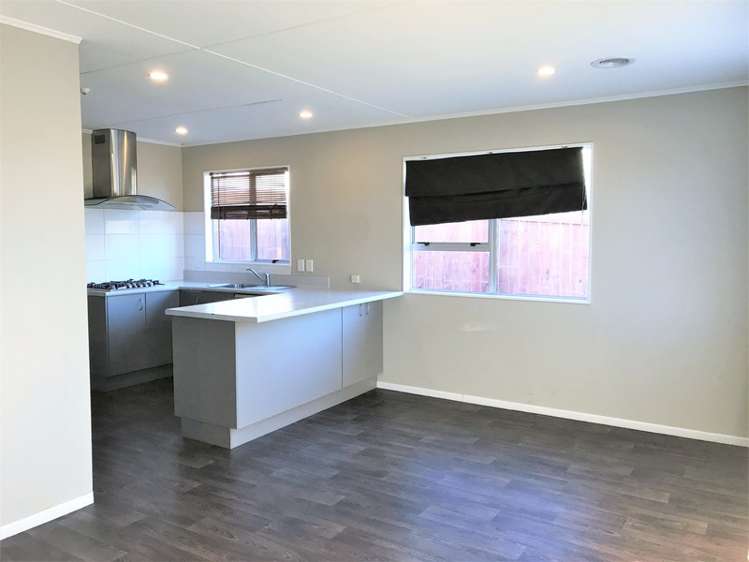 18 Morning View Titahi Bay_4