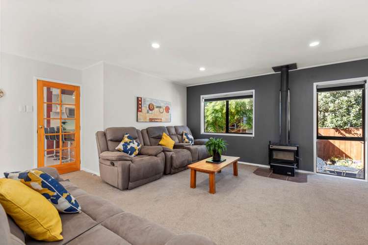 11 Hoylake Place Wattle Downs_12