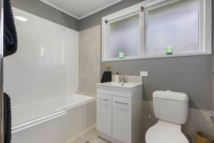 14 Bridgens Avenue Te Atatu Peninsula_12