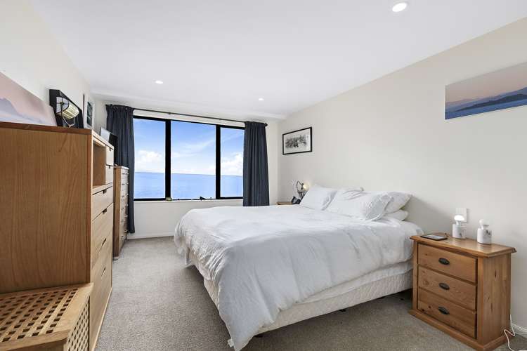 2/148 Evans Bay Parade Roseneath_13