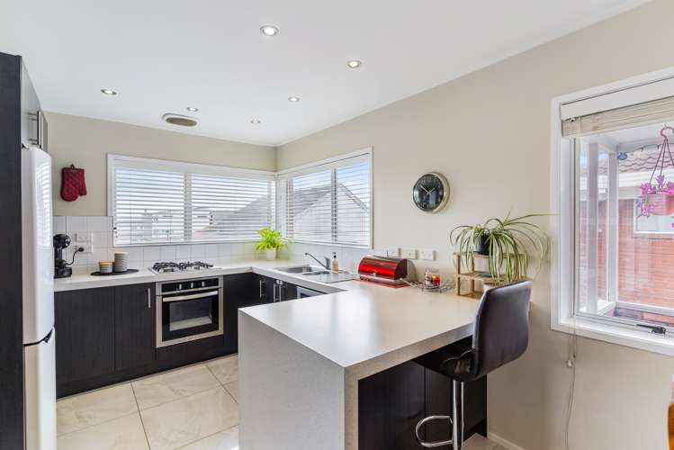2/9 Duke Street Papakura_5