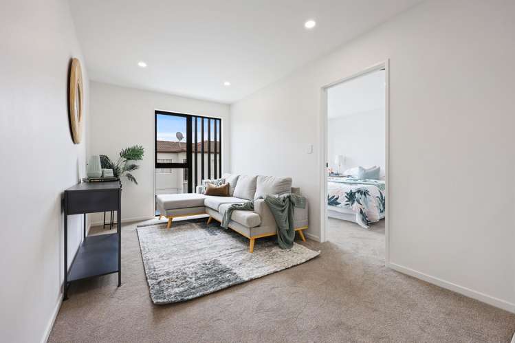 12B Butley Drive Farm Cove_19