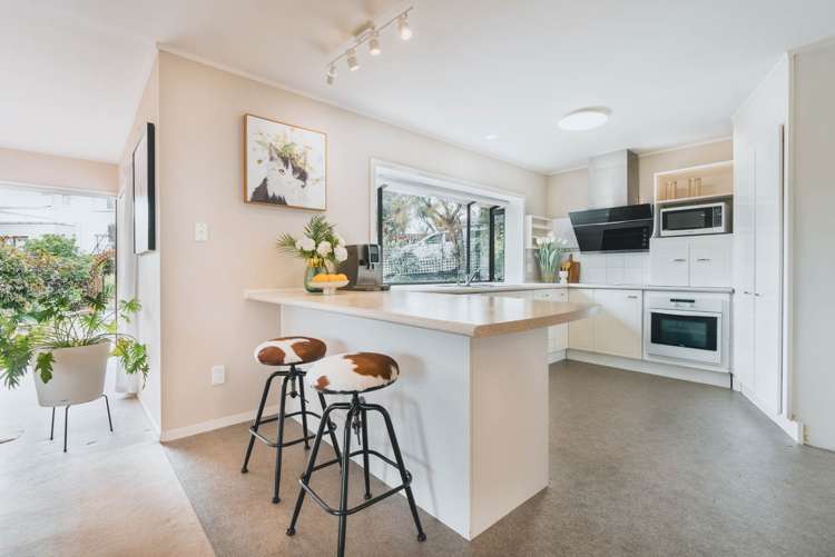 16 Trevone Place Forrest Hill_10