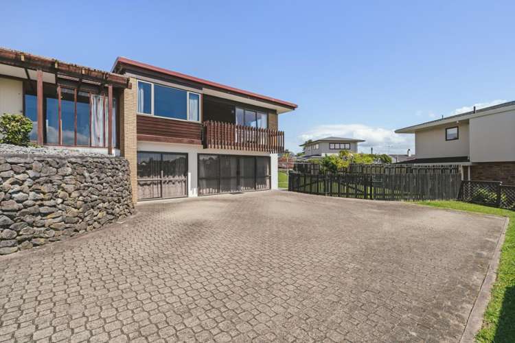 32 Hillcrest Road Otumoetai_12