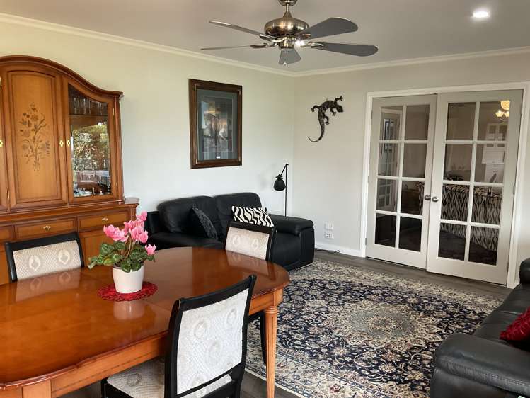 1343 Devon Road Waitara_5