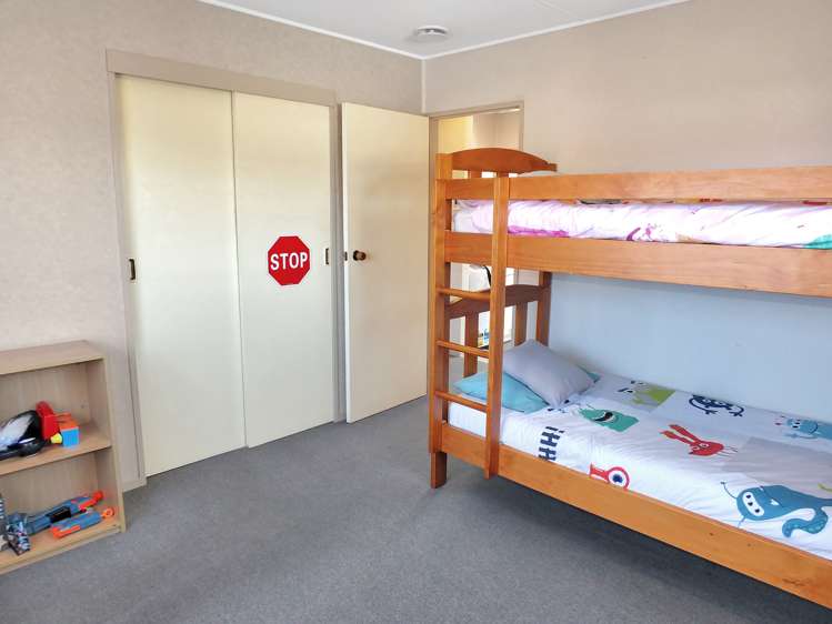 16 Cousins Avenue East Foxton Beach_14