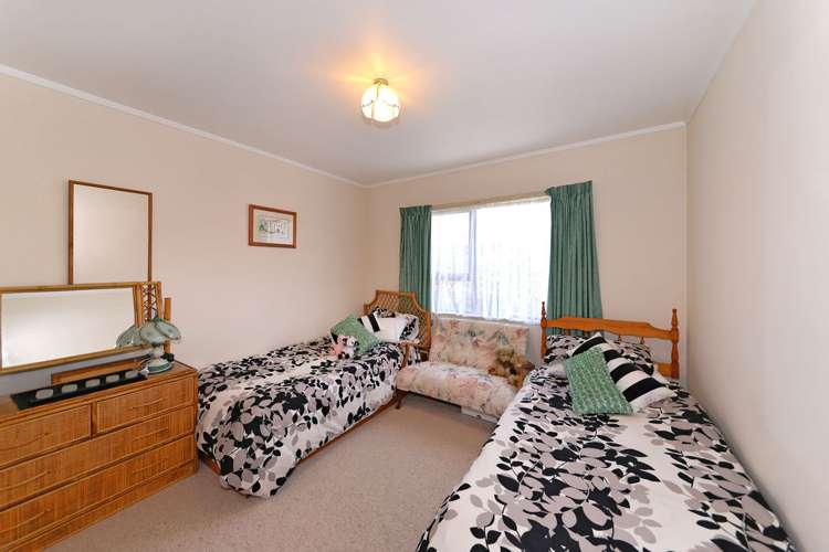 21 Vining Crescent Stoke_11