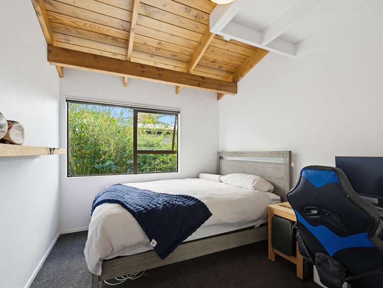 57 John Dee Crescent Red Beach_17